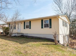 56 Fairview Ave, Hendersonville, NC 28792
