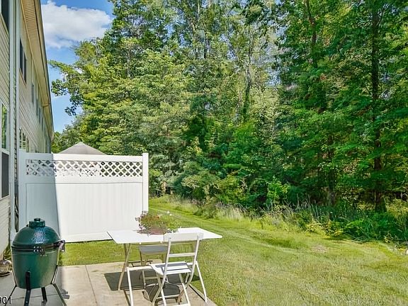 2nd image of 28 Sutton Ct