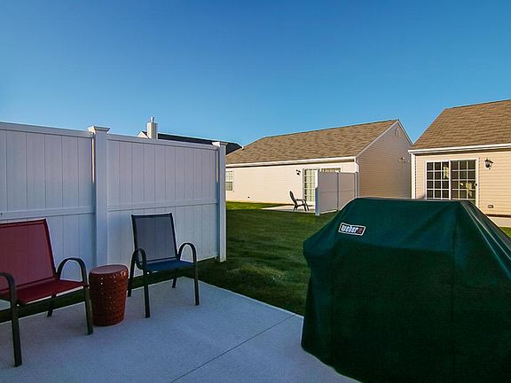 5th image of 121 Carrington Ct