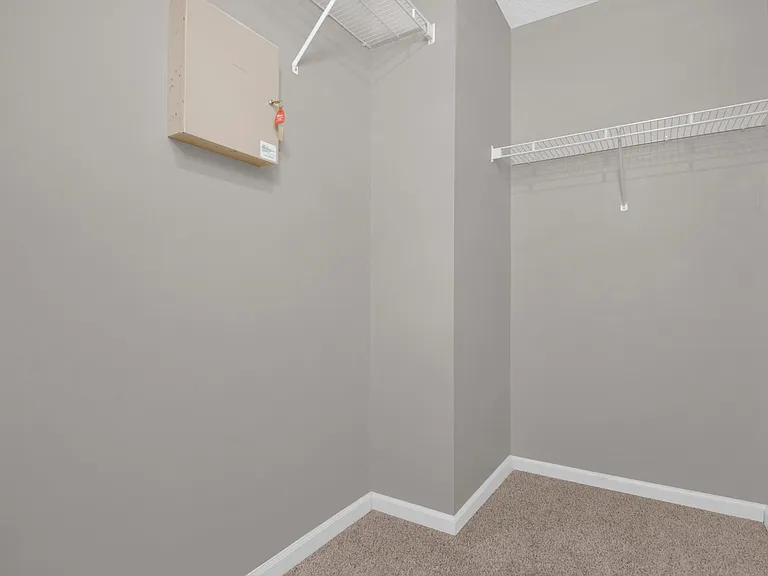 1717 Nuthatch Rd — Photo 2