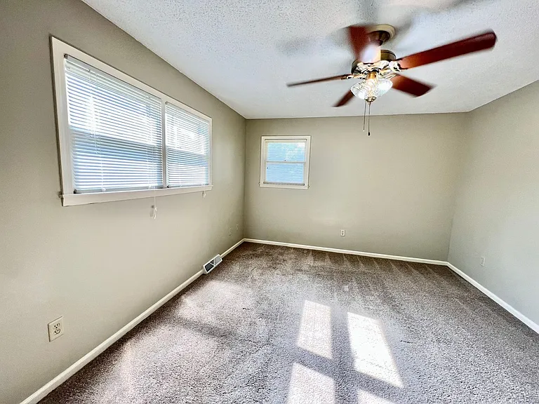 1305 Overlook Dr — Photo 12