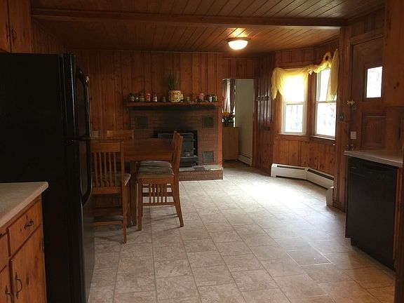 3rd image of 41 Fessenden St