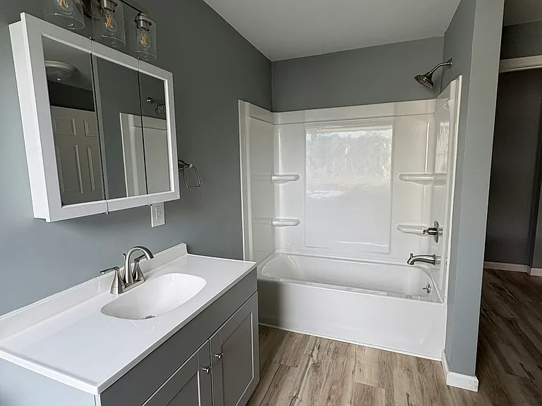 615 George St — Photo 17
