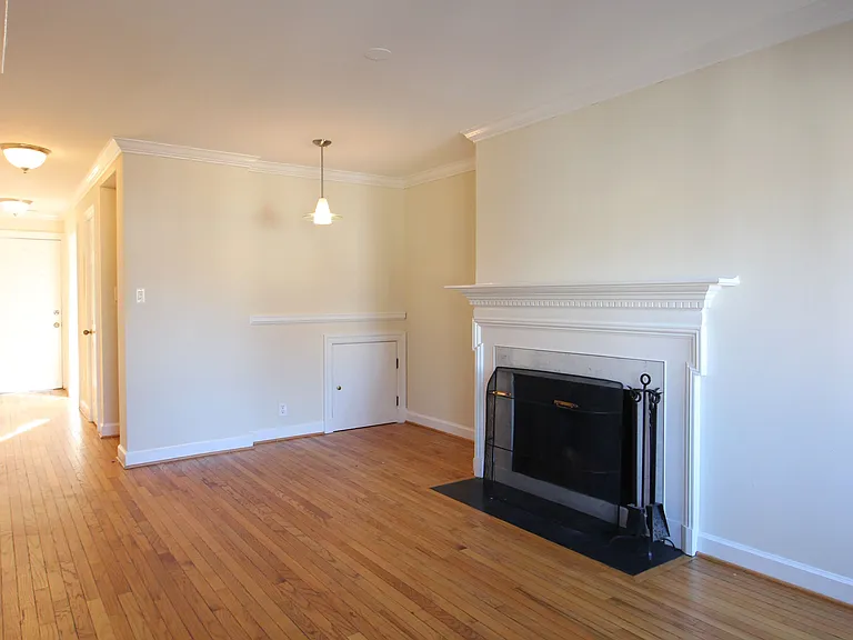 1224 Eton Ct NW — Photo 7