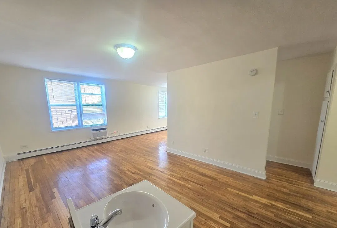 1 bed, 825 sqft, $2,297 — Photo 4