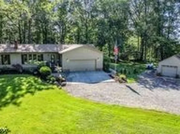 26484 Hawley Rd, Wellington, OH 44090
