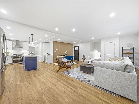 4th image of 52 Rangeley Rd #52