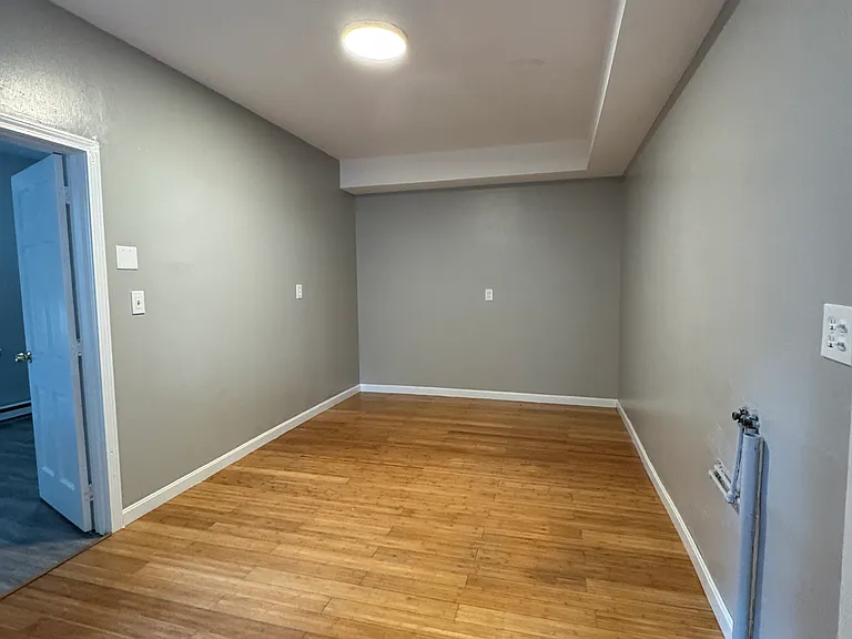 69 Kinsley St #1-D — Photo 12