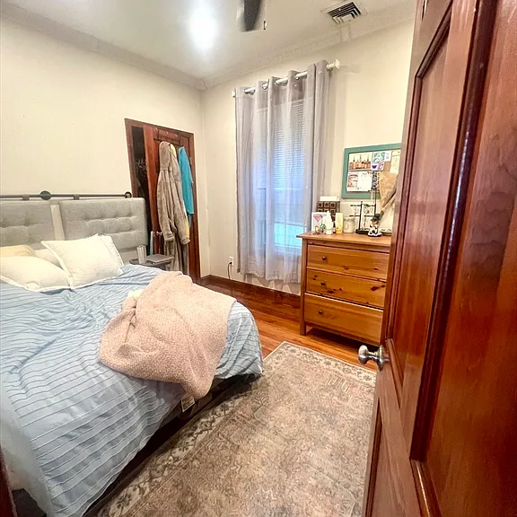 261 E St #2 — Photo 4