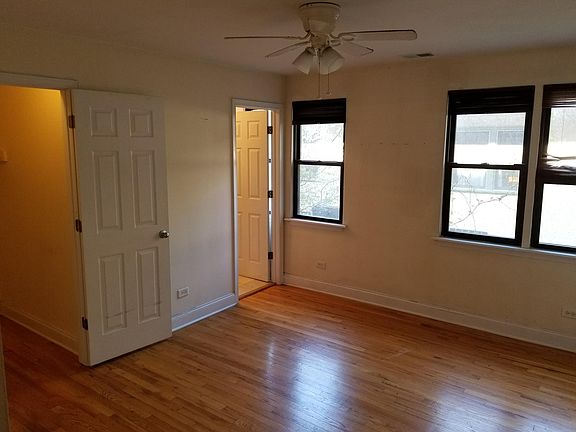 3rd image of 1711 W Jarvis Ave APT 106
