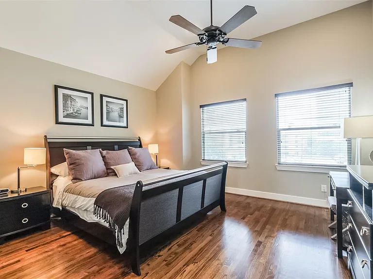 166 Reinicke St — Photo 3