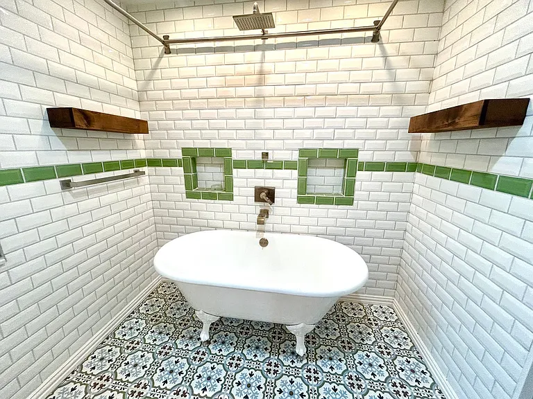 110 El Monte Blvd — Photo 11