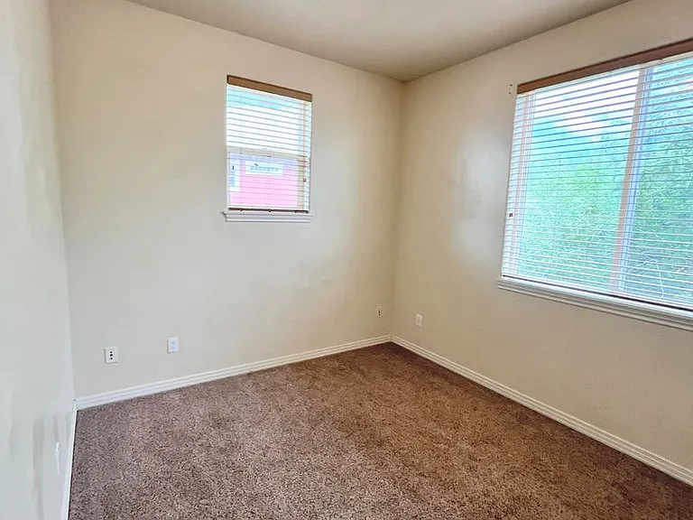 448 Forest View Dr — Photo 23