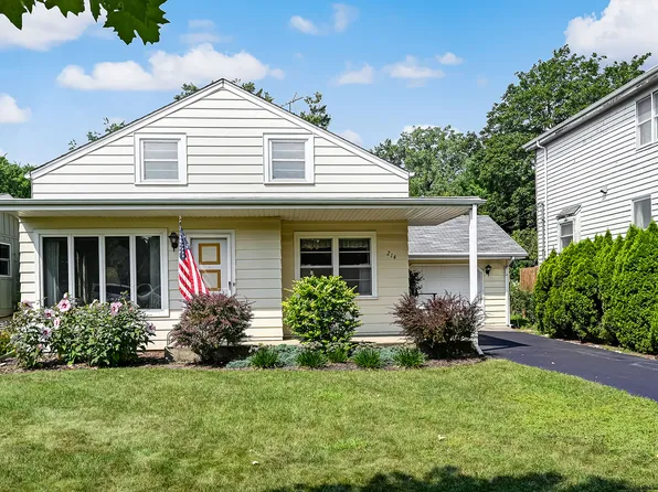 (undisclosed Address), Clarendon Hills, IL 60514
