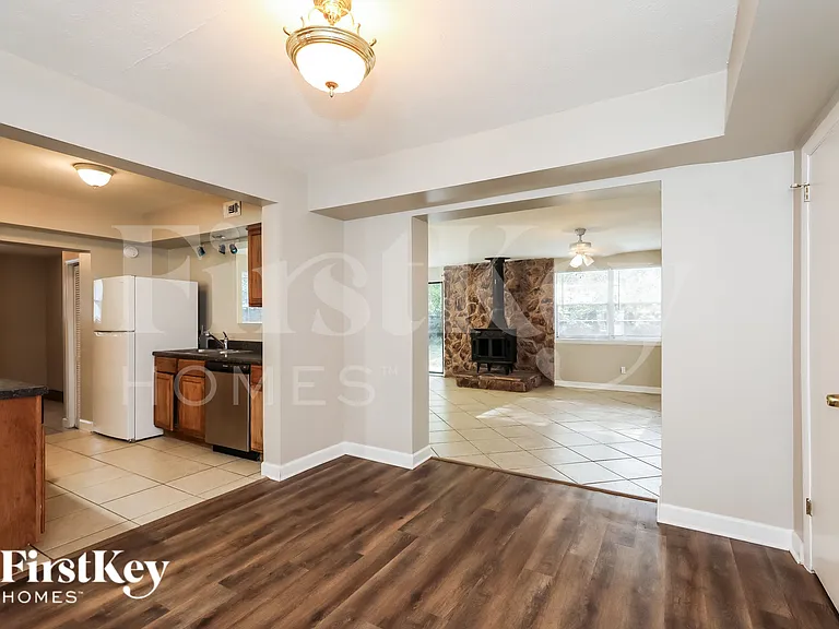 3204 Rogero Rd — Photo 5