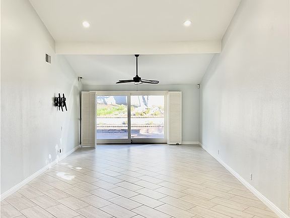 5th image of 43 Beachcomber Dr