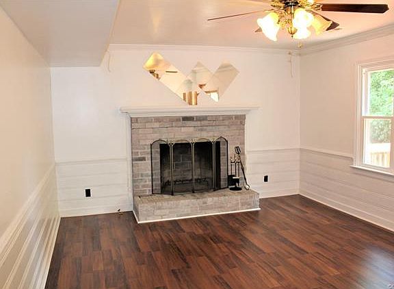 2nd image of 10604 Cliffmore Dr