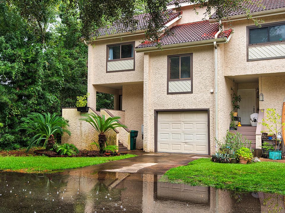 1st image of 82 Marina Cove Dr