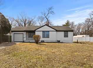 7505 E 130th St, Grandview, MO 64030