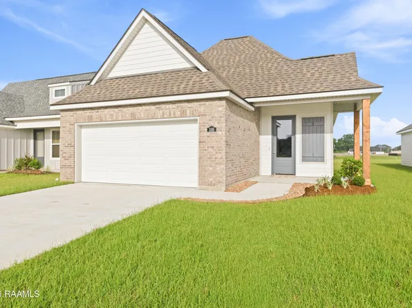 108 Blushing Groom Dr, Carencro, LA 70520