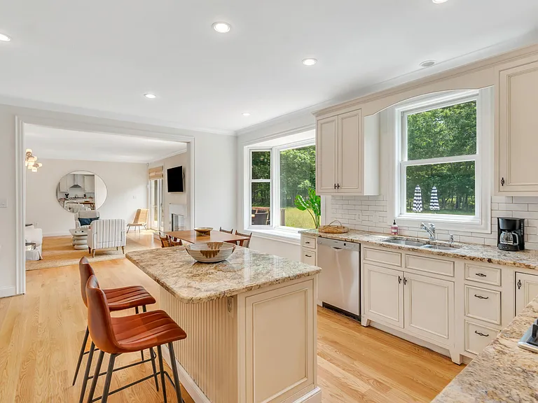 8 Wildflower Ln — Photo 11
