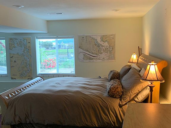4th image of 2272 Cove Dr #A