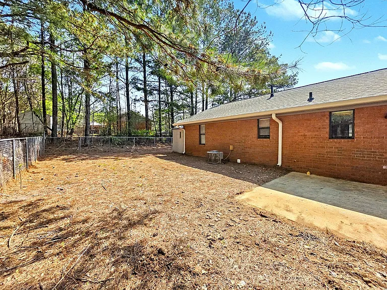 Tibbitts Drive Duplex — Photo 12