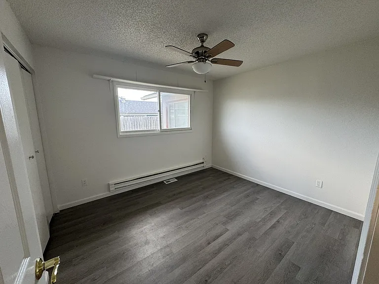 4207 Hayes St #B — Photo 12