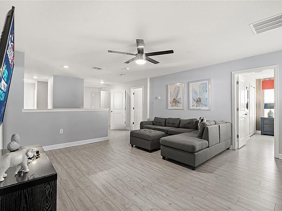 5th image of 1592 MAIDSTONE COURT
