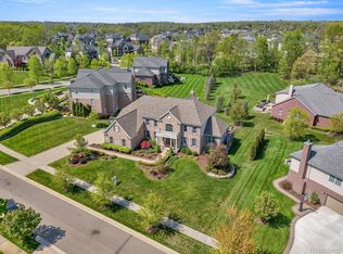 50262 Teton Ridge Dr, Northville, MI 48168