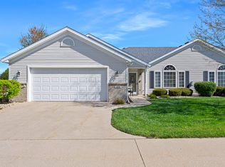 1419 Inglewood Cir, Bloomington, IL