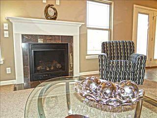 3rd image of 2212 Kingsbury Dr