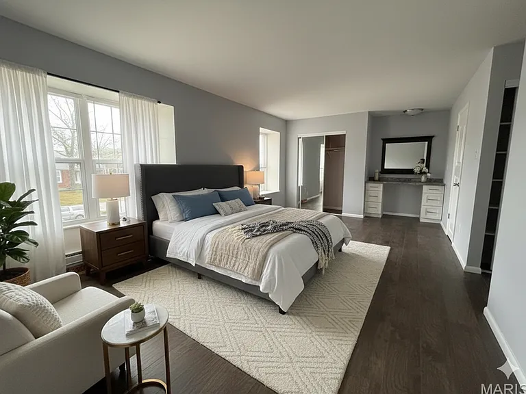 846 Dumont Pl — Photo 3