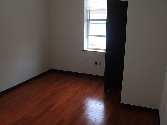 5th image of 1216 Mount Vernon St #3