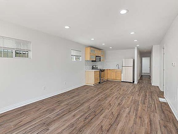 5th image of 1221 N Bronson Ave