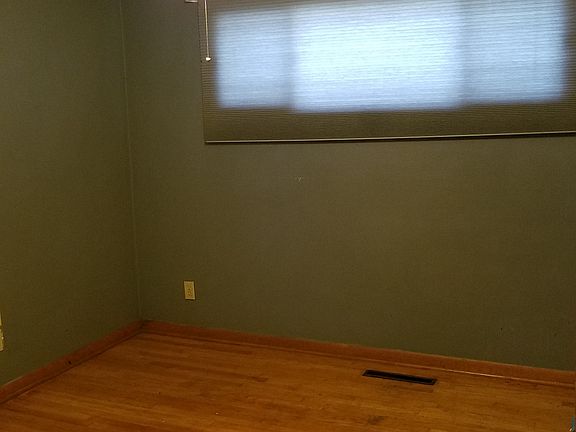 5th image of 17614 Wentworth Ave