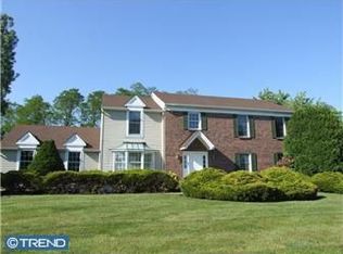 19 Hamilton Lakes Dr, Hamilton, NJ 08619