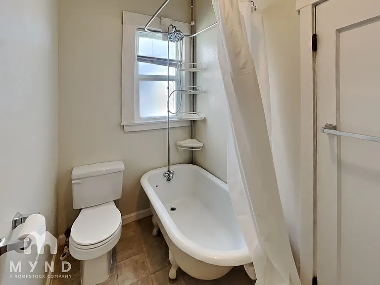 231 Athol Ave — Photo 10