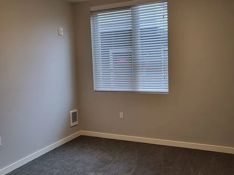 Pacific Ridge Apartments — Photo 30