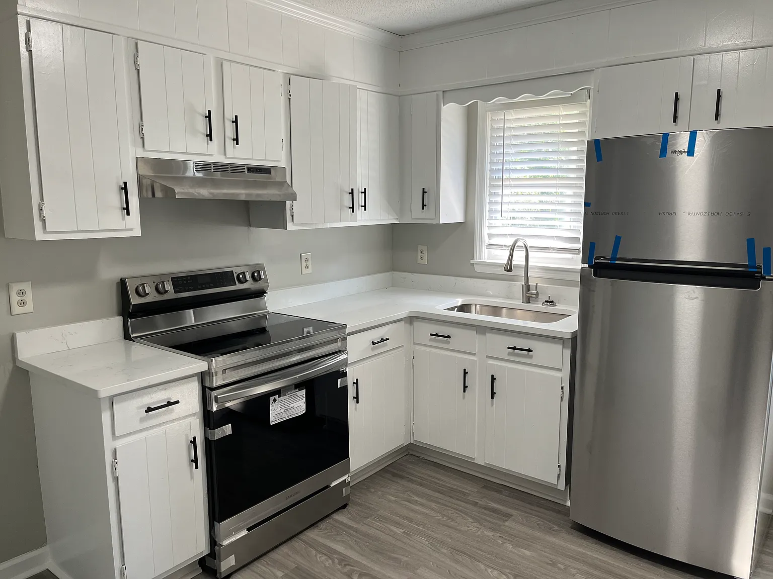 1401 Perkins Ln — Photo 3