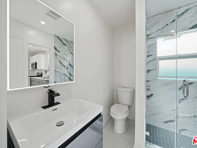 3020 W 12th St #3028-1/2 — Photo 4