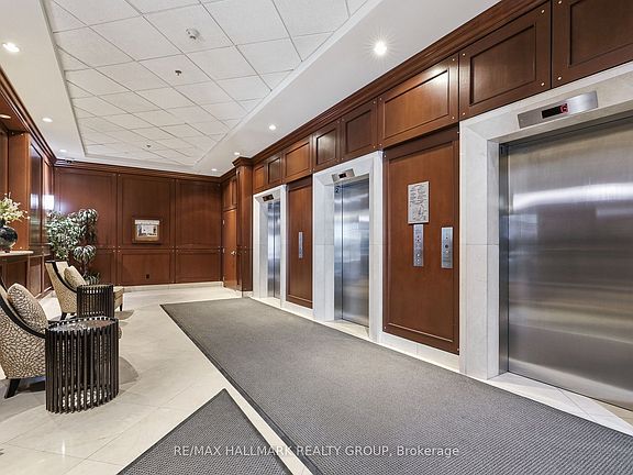 3rd image of 200 Rideau St #809