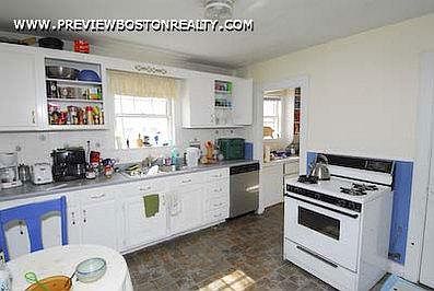 2nd image of 81 Beechcroft St #Jr2