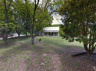 146 Dewey St, Westminster, SC 29693