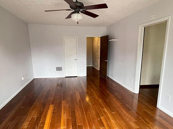 4th image of 60 King Ave #62