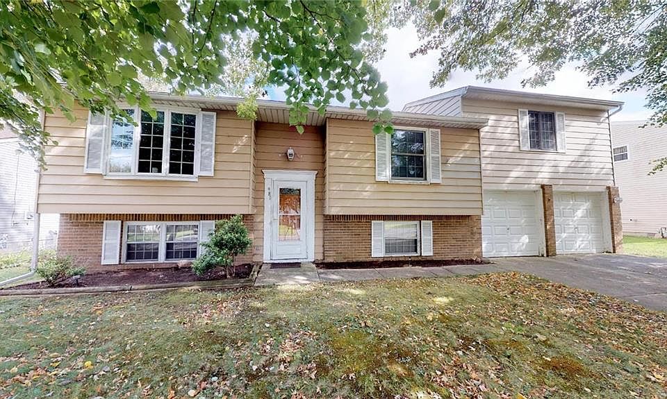 1st image of 981 Garloch Dr