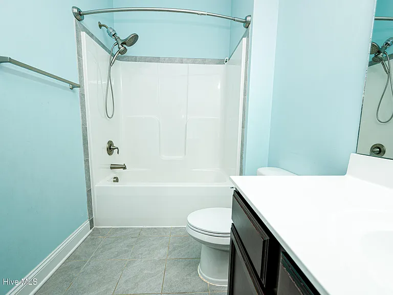 1202 Skipjack Ct — Photo 14