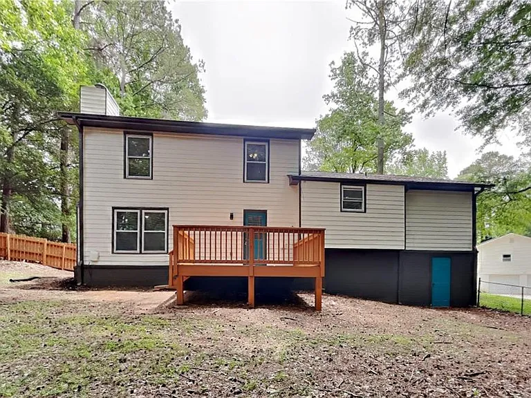 798 Brownlee Ln — Photo 17