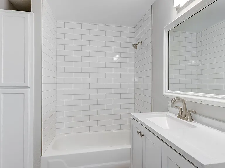 Large Fully Remodeled 3 Bedroom Duplex in Nampa — Photo 15