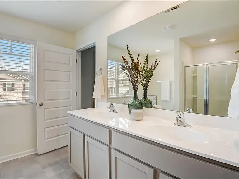 257 Bur Oak Bend Arch #1089433 — Photo 11
